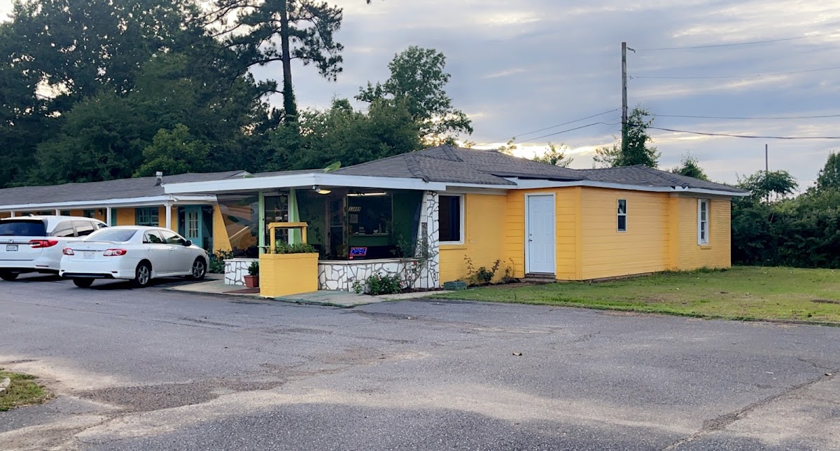 Lamplighter Inn