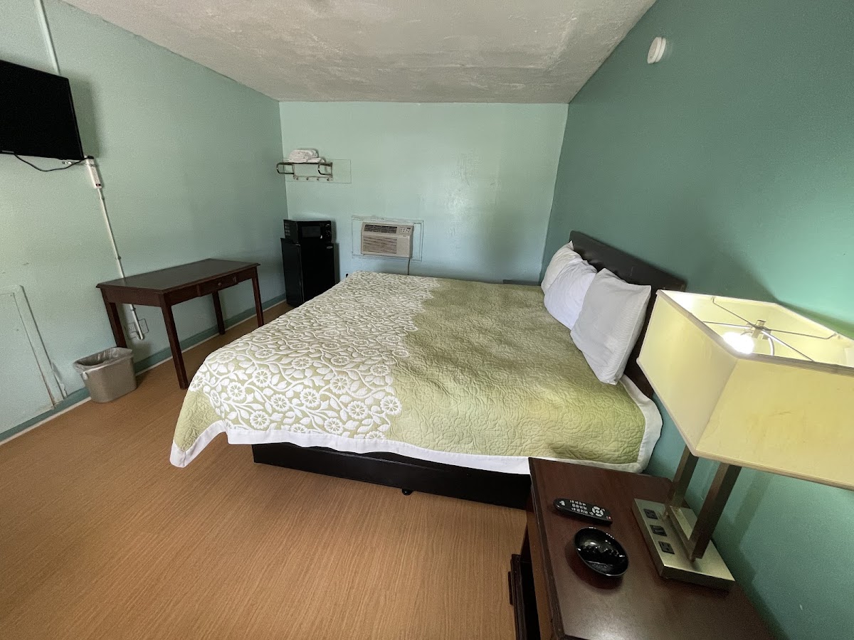 Lamplighter Inn photo 3