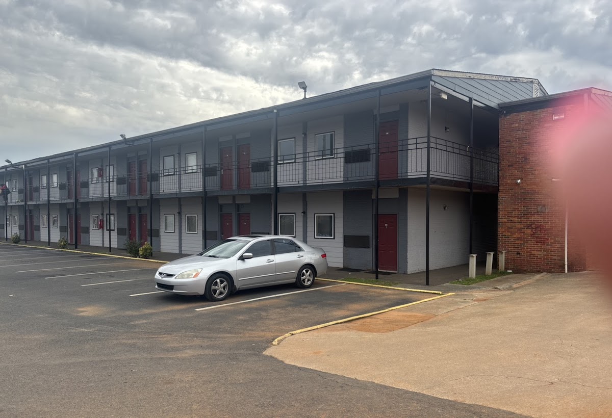 Southern Inn & Suites
