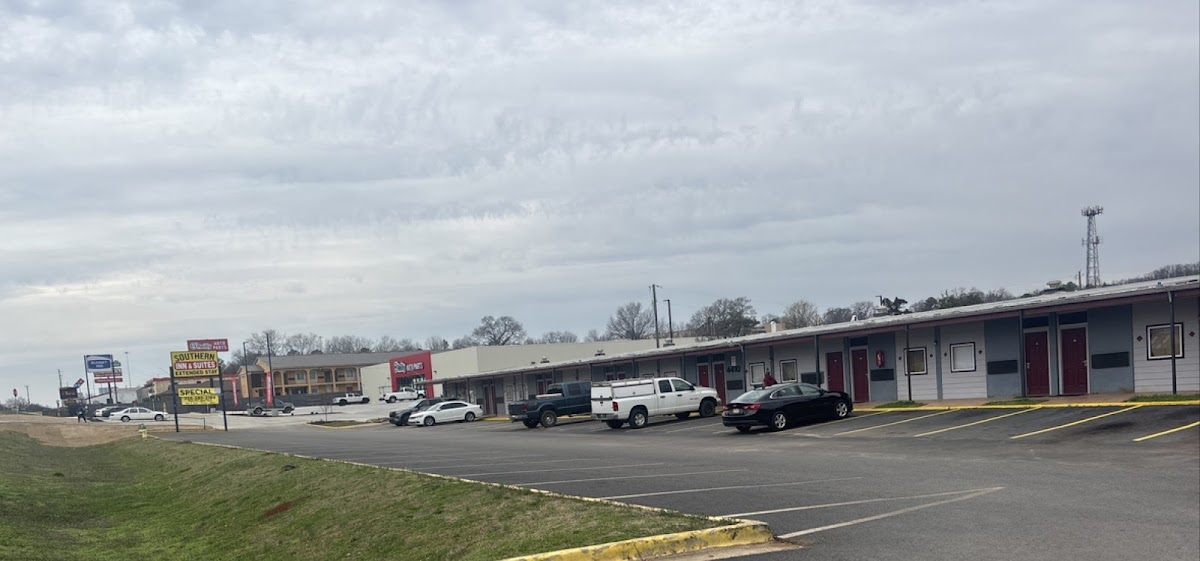 Southern Inn & Suites photo 3