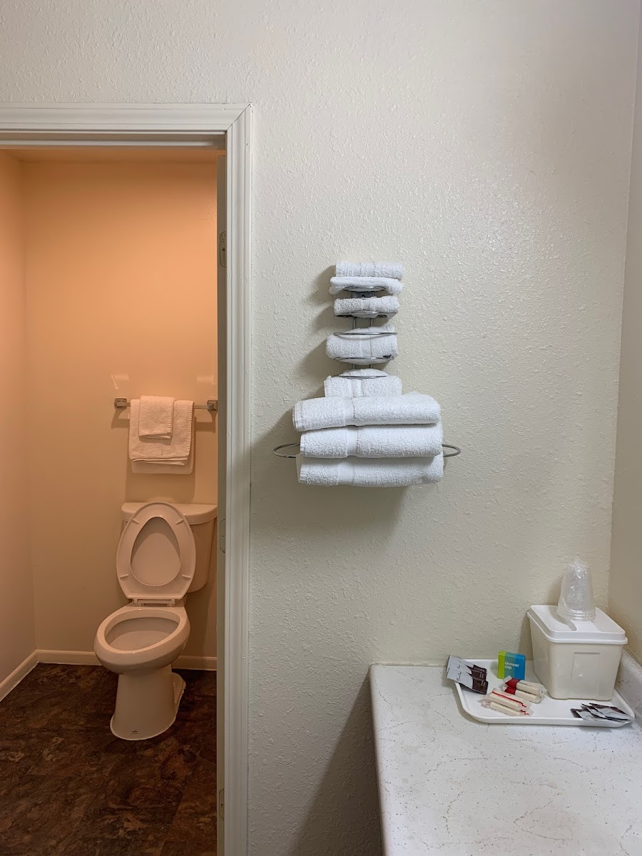 Economy Inn photo 3