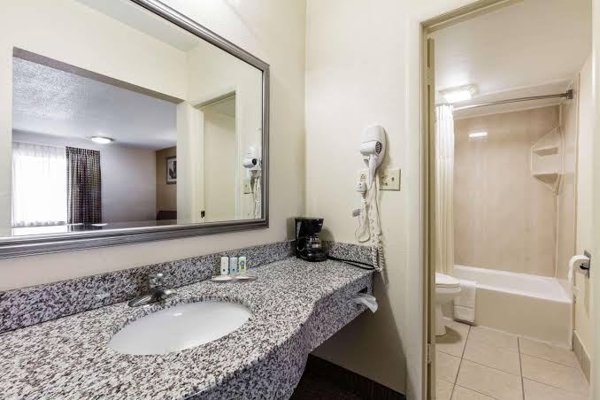 Quality Inn photo 3
