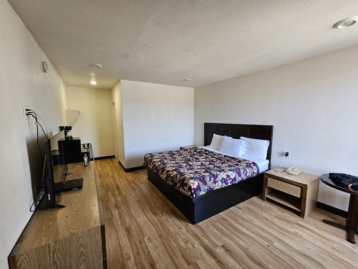Royal Motel photo 2