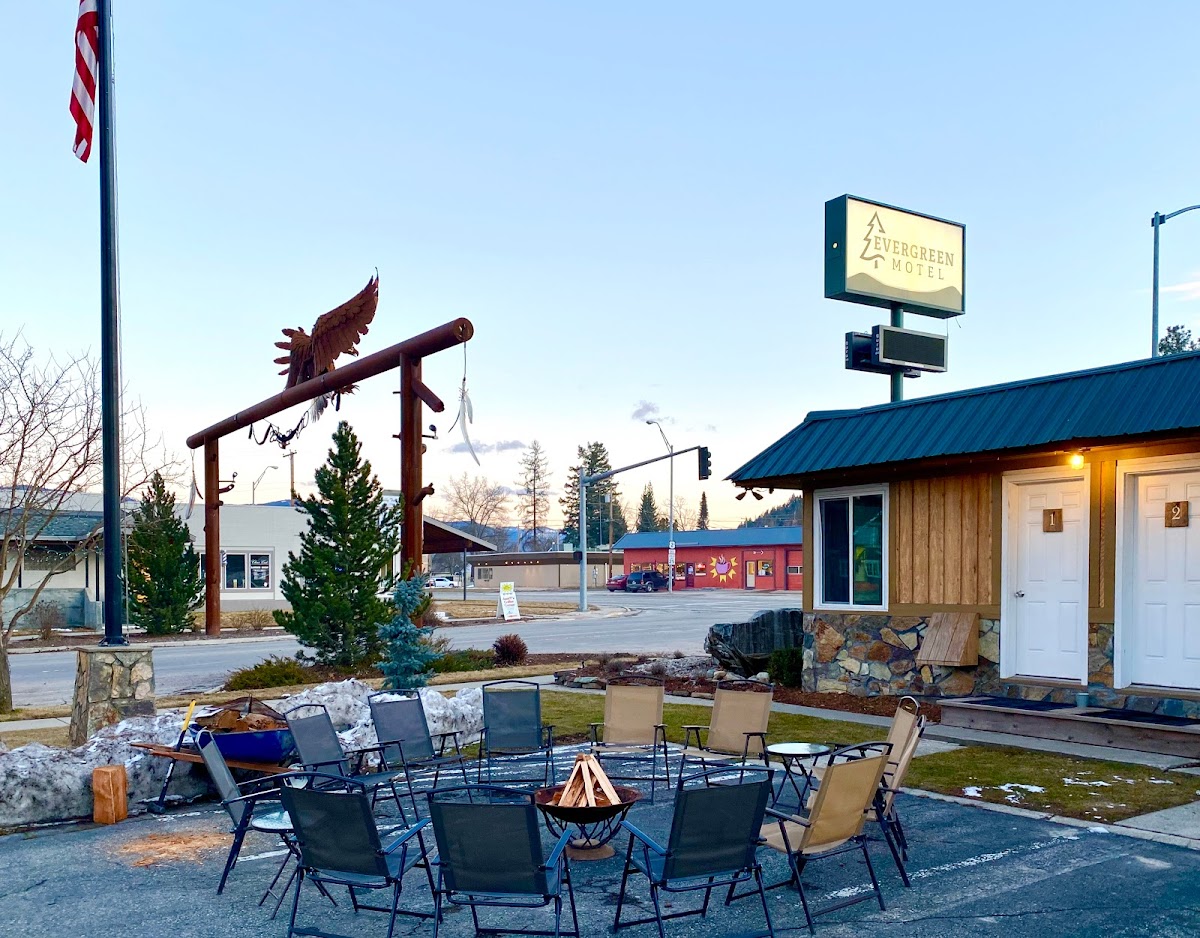 Evergreen Motel photo 3