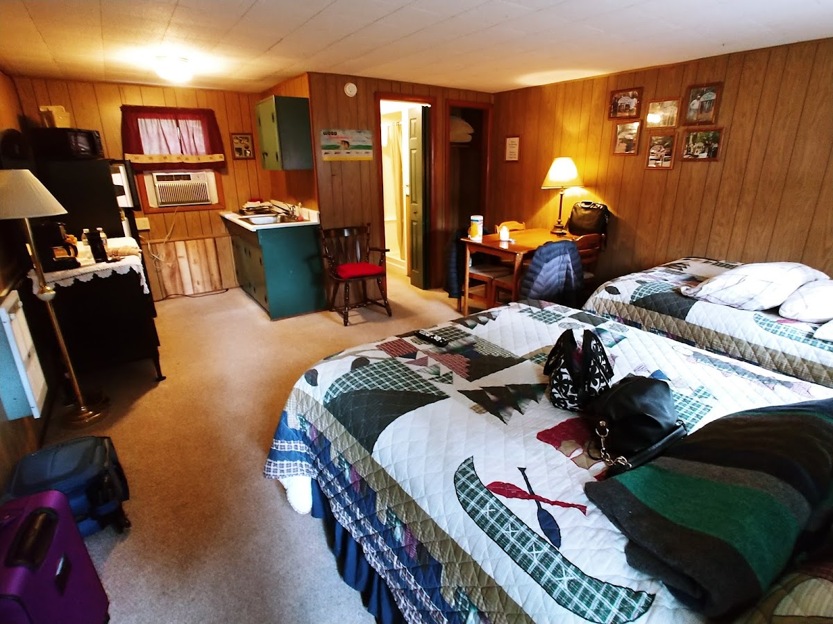 Pines Motel