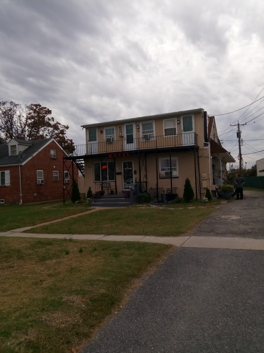 COLONY MOTEL