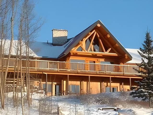 Inn On The Lake