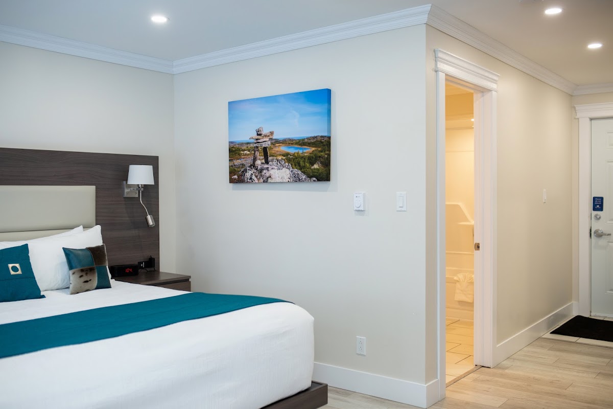 Royal Inn + Suites photo 2