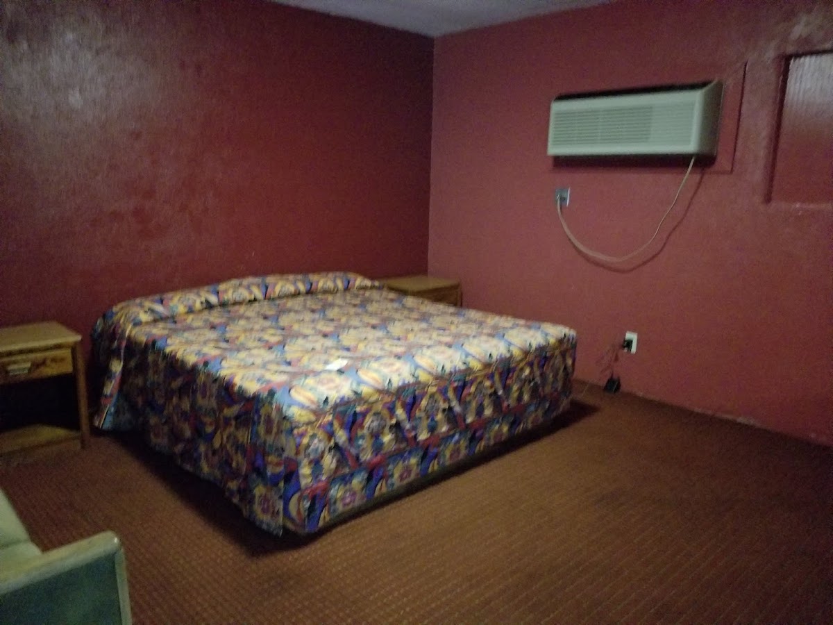 Economy Inn photo 2