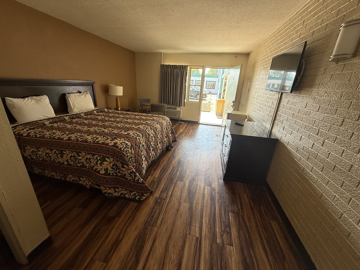 ECONOMY INN photo 2