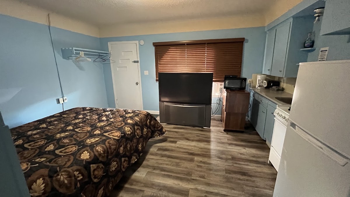 Bluebird Motel photo 2