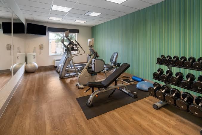 Holiday Inn Express & Suites photo 3