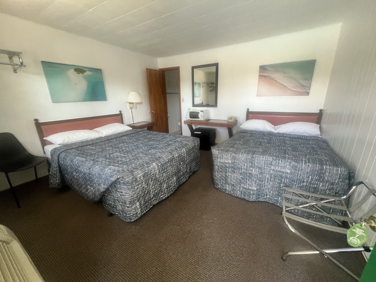 Colonial Motel photo 2
