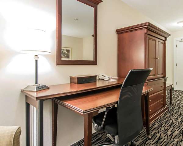 Econo Lodge photo 3