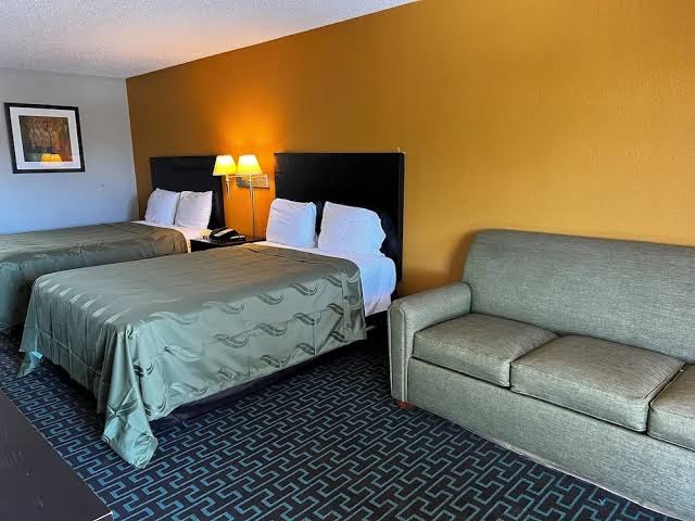 Express Inn & Suites photo 2