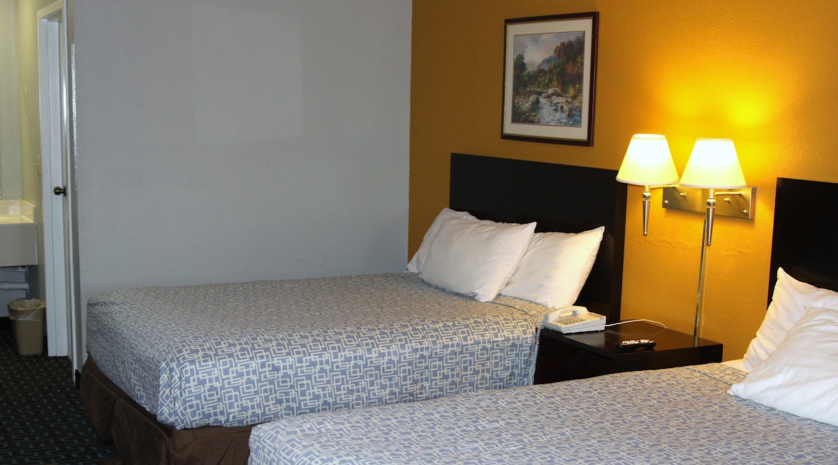 Express Inn & Suites photo 3