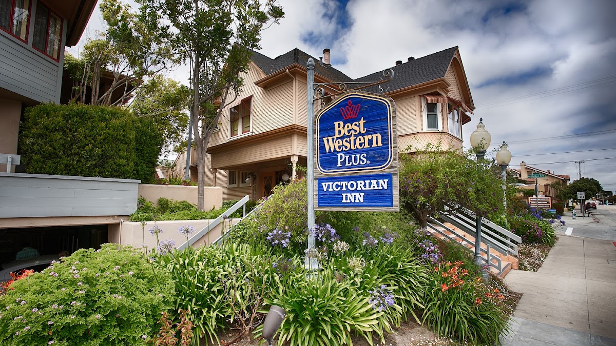 Victorian Inn photo 3