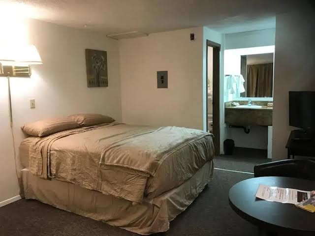 Sunset Inn photo 2