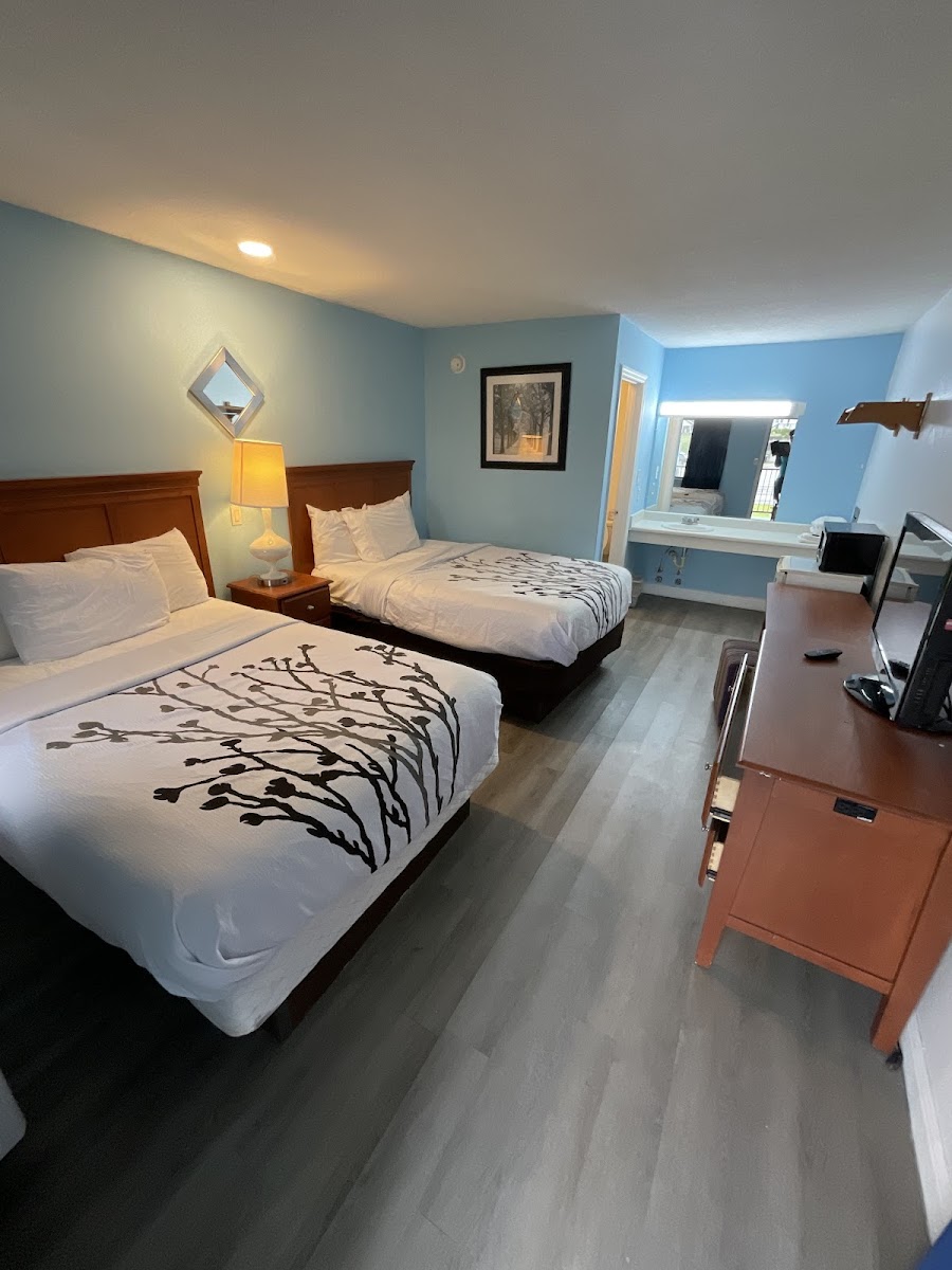 Oak Tree Inn photo 2