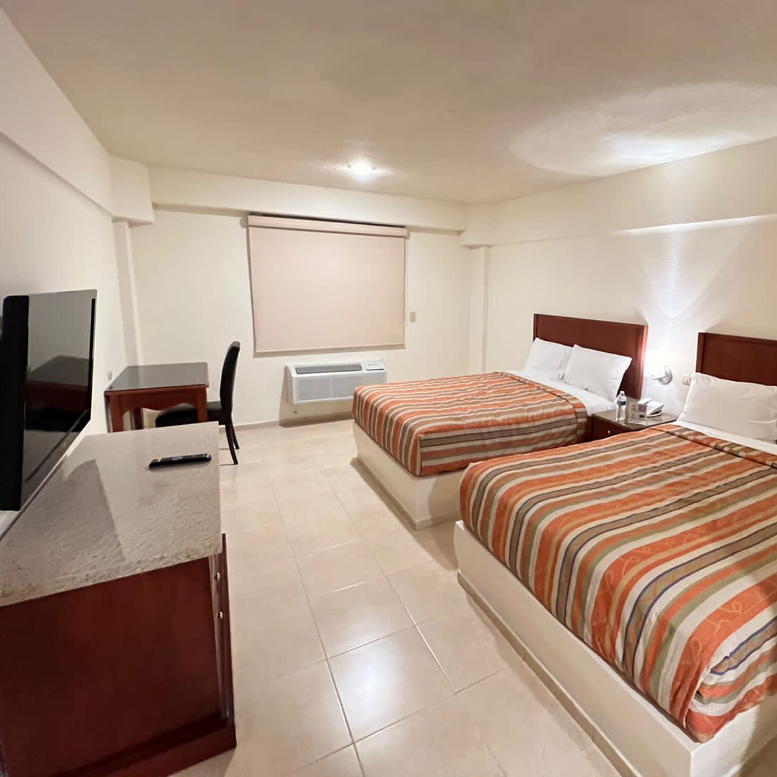 Hotel Plaza del Sol photo 2