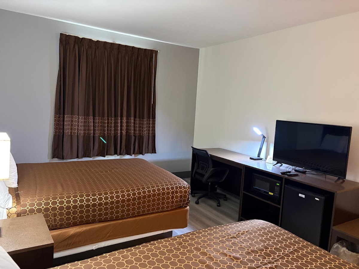 Regency Inn & Suites photo 2