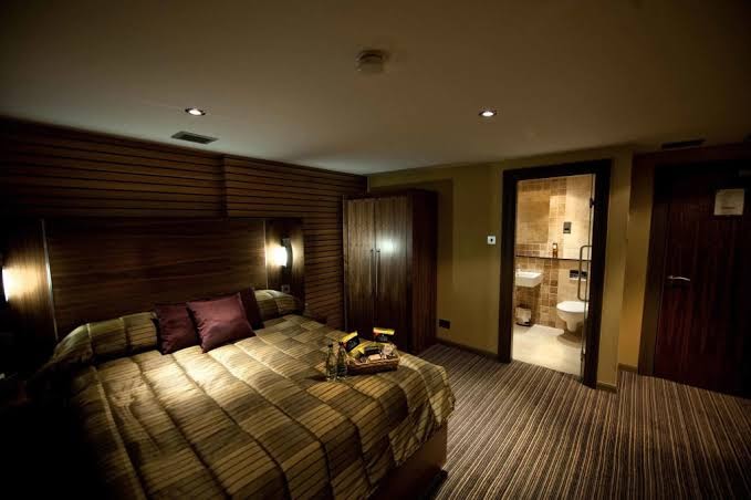 The Crown Hotel photo 3