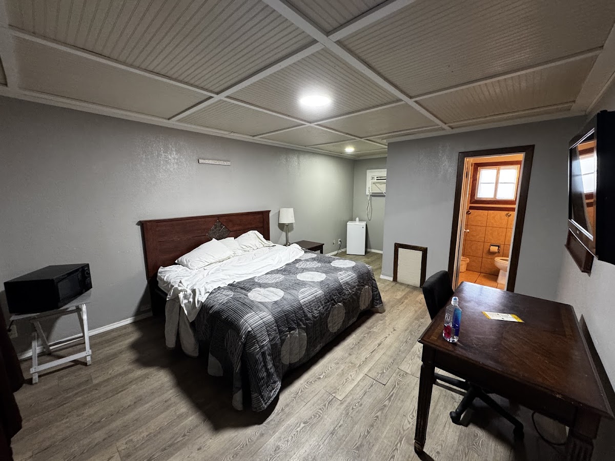 Town & Country Motel photo 2