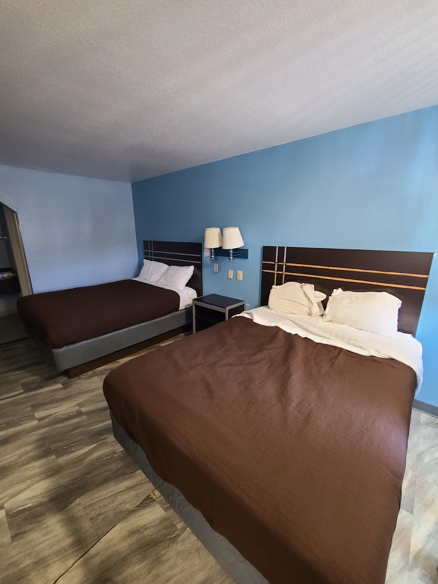 Regency Inn photo 2