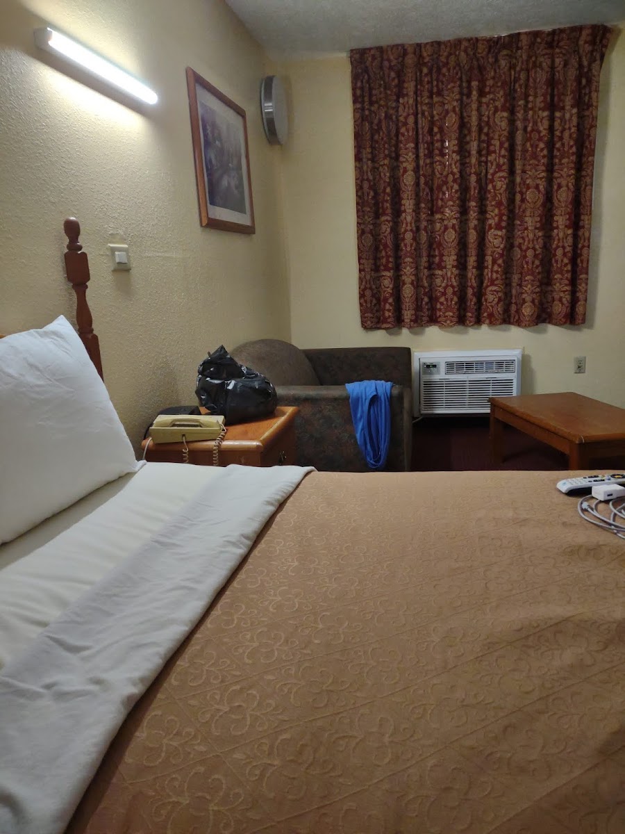 DEERFIELD INN photo 2