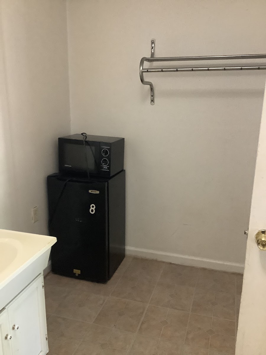 Budget Inn photo 3