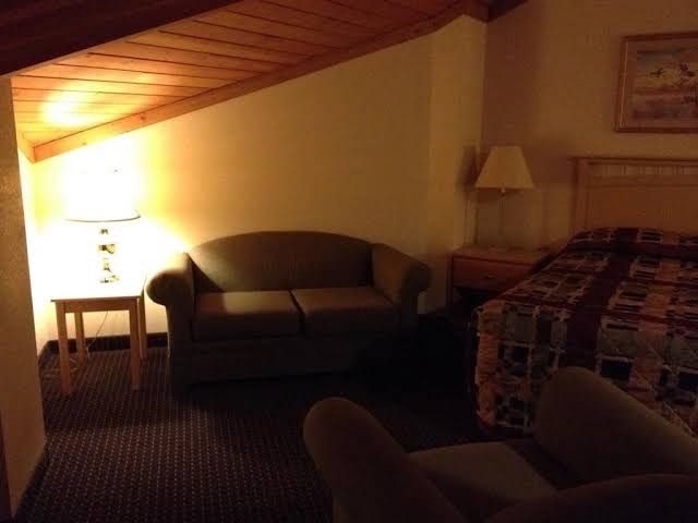Ameristay Inn & Suites photo 3