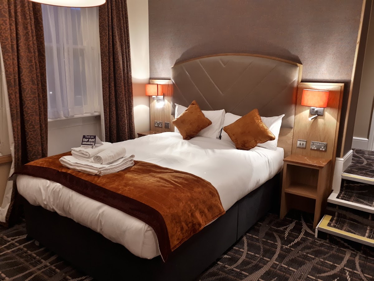 The Crown Hotel photo 2