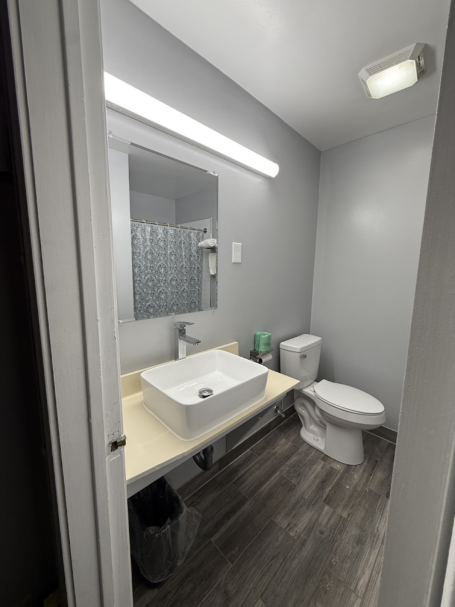 Relax Inn photo 2