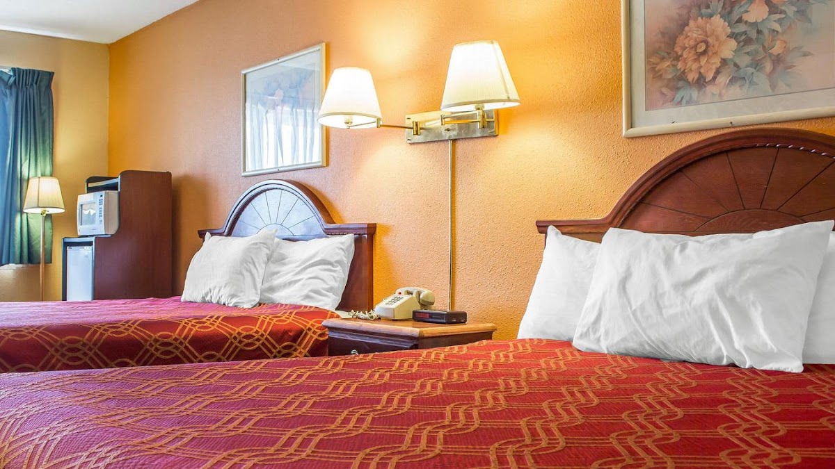 Econo Lodge photo 2