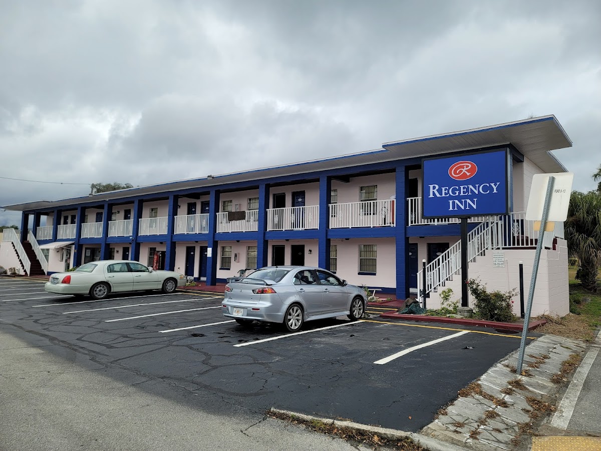 Regency Inn photo 2