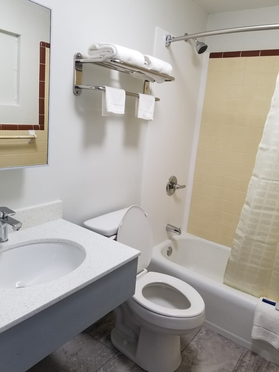 Budget Inn photo 3