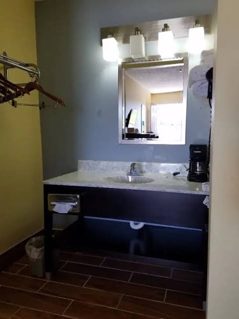 Budget Host Inn photo 3