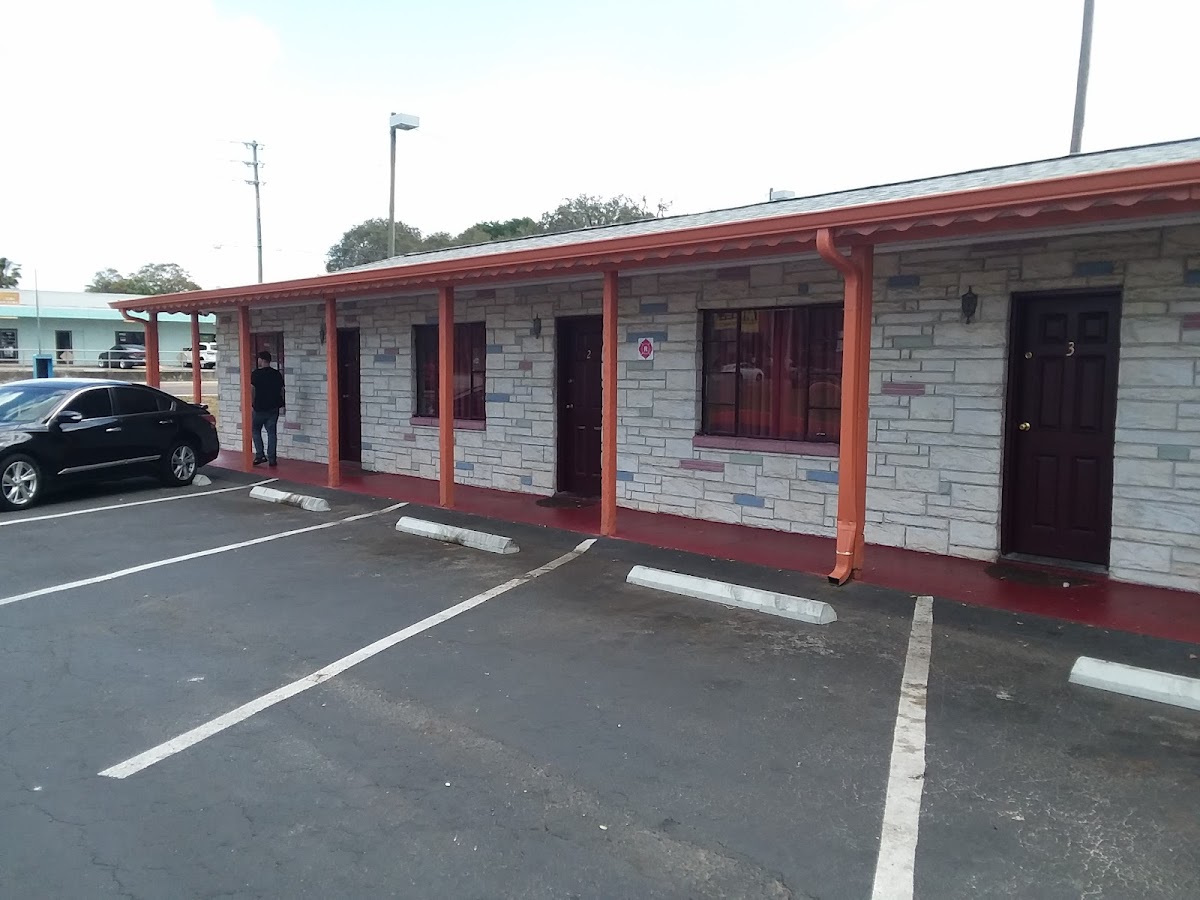 Lamplighter Motel photo 2
