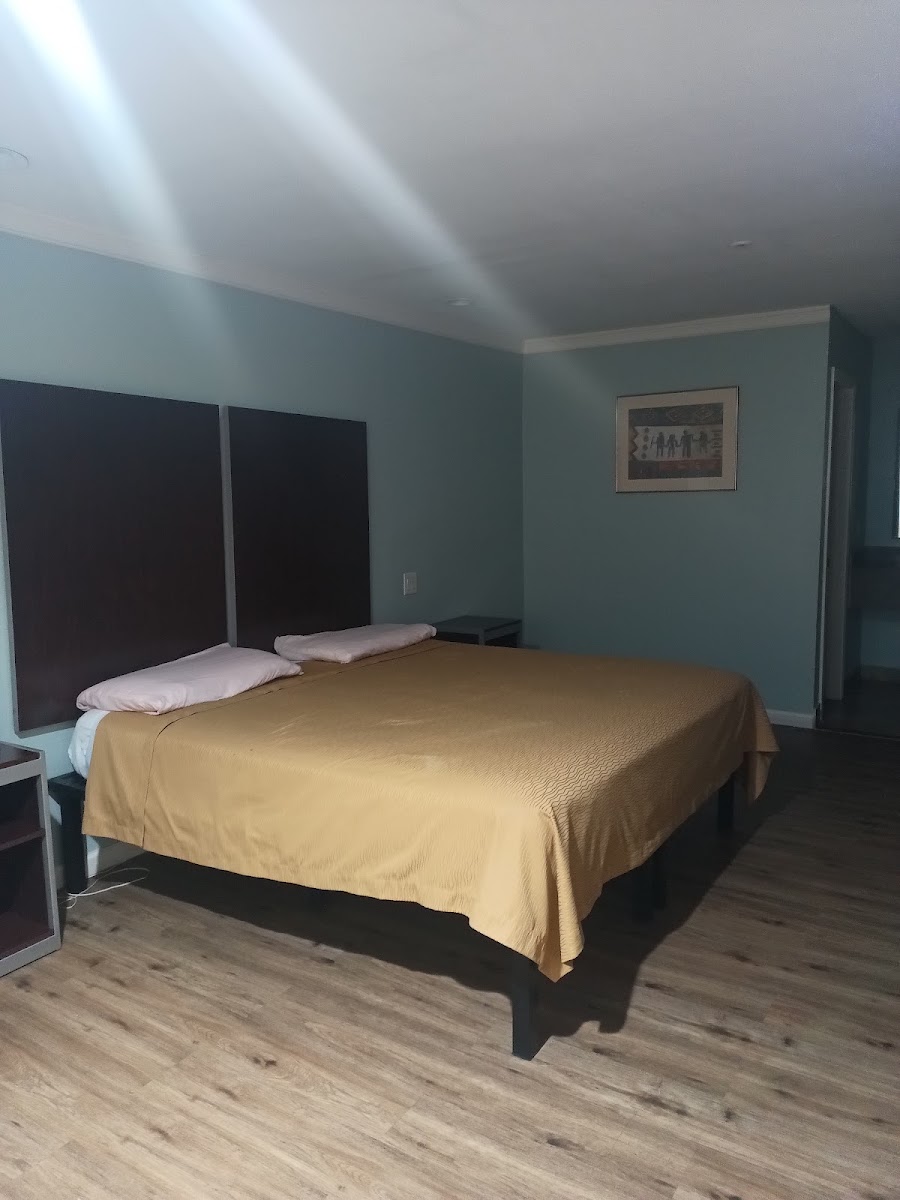 Luxury Inn photo 2