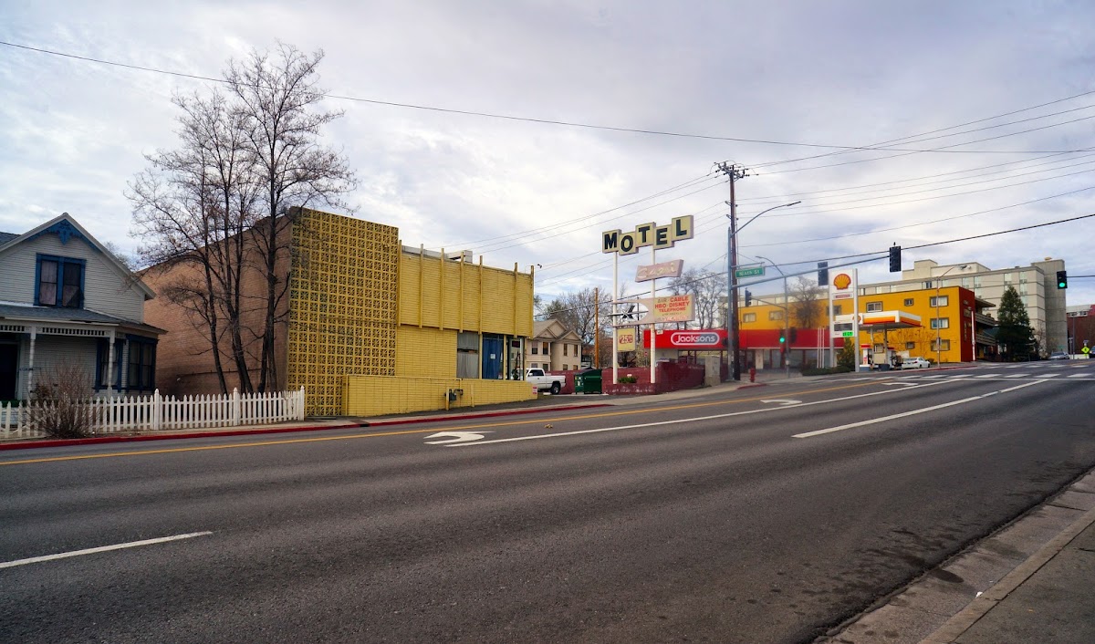 Capri Motel
