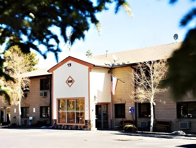 Summit Inn
