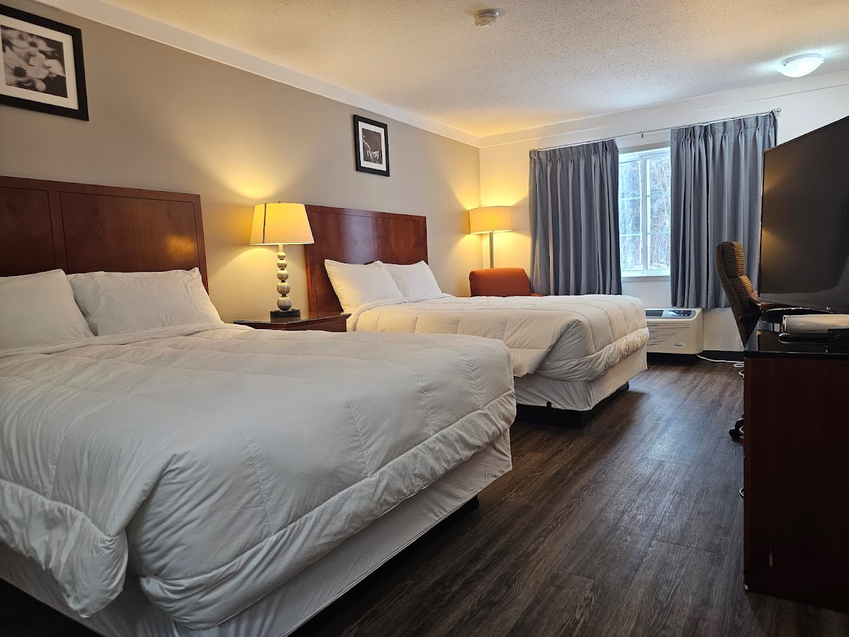Sunset Inn & Suites photo 2