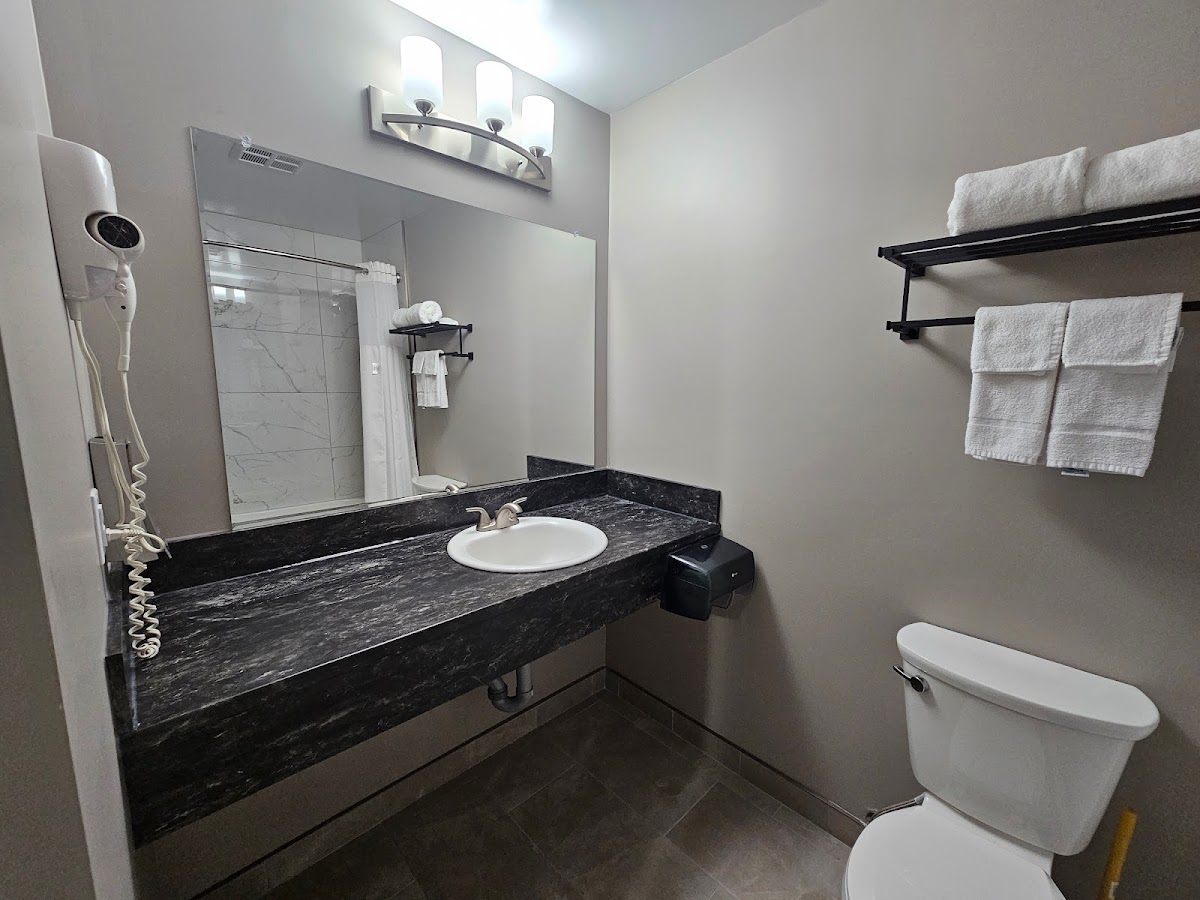 Sunset Inn & Suites photo 3