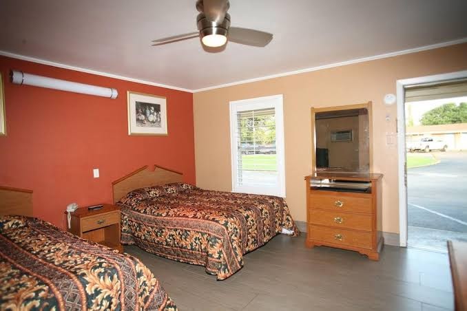 Royal Inn photo 2