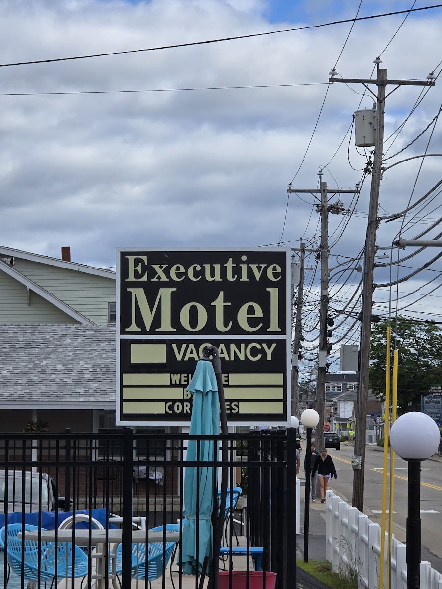Executive Motel photo 3