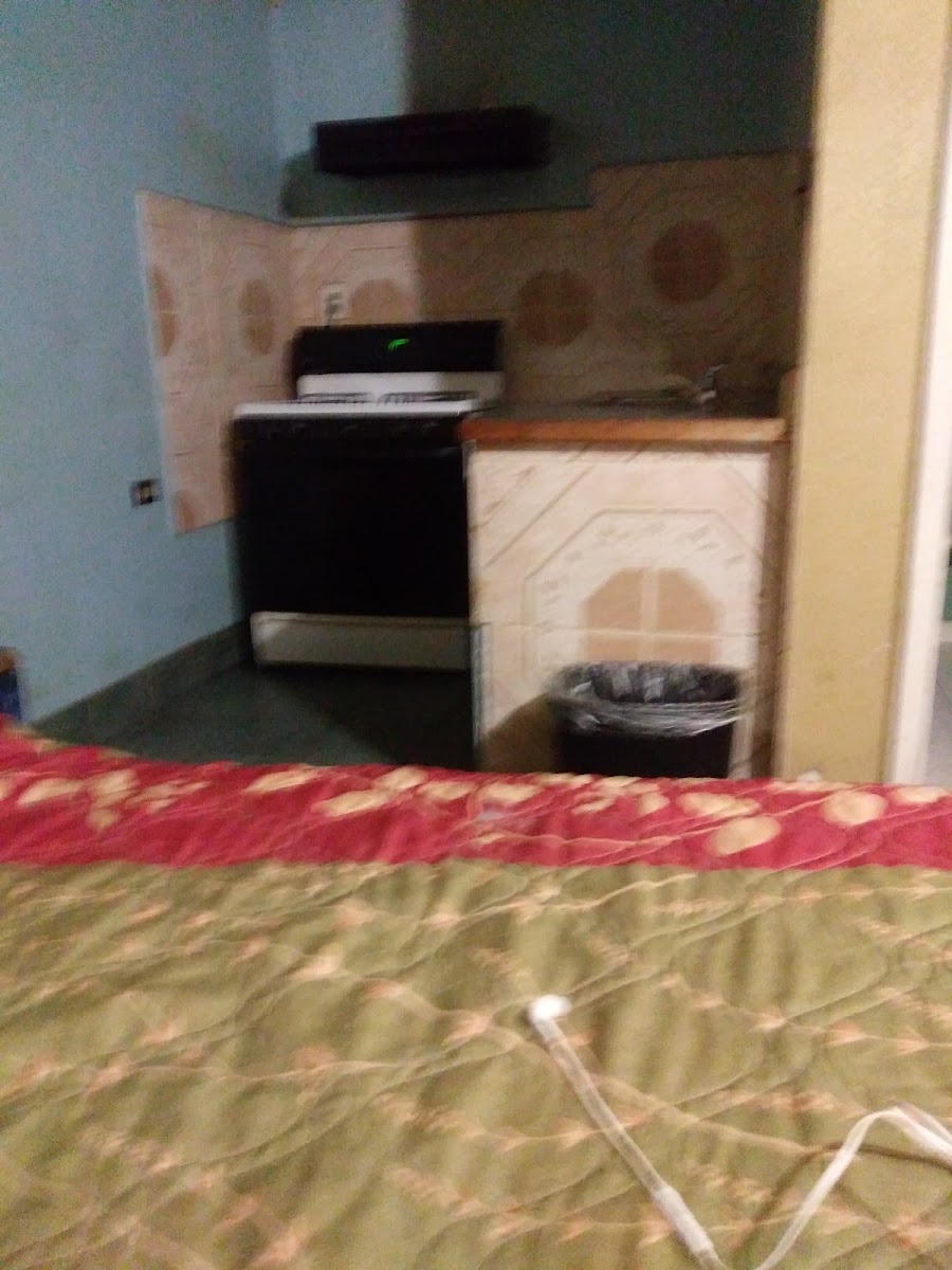 Rainbow Motel photo 2