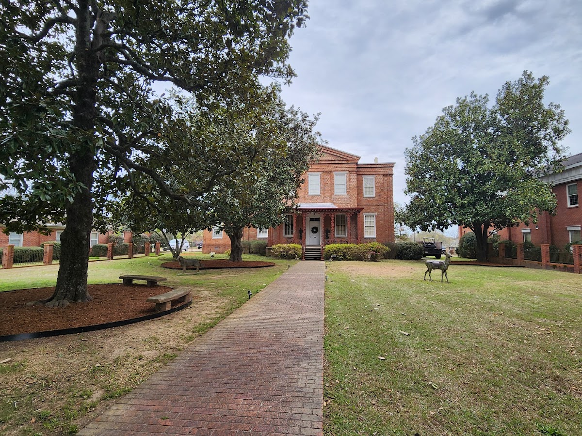 Lee Home
