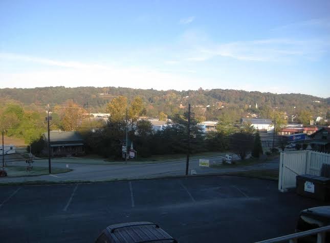 Budget Inn photo 3