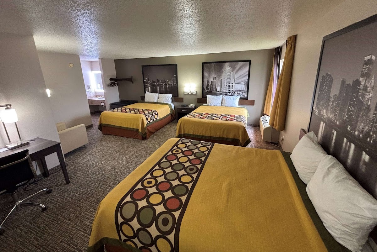 Super 8 by Wyndham Marshall photo 2