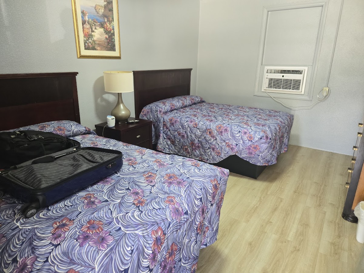 Grove Motel photo 2